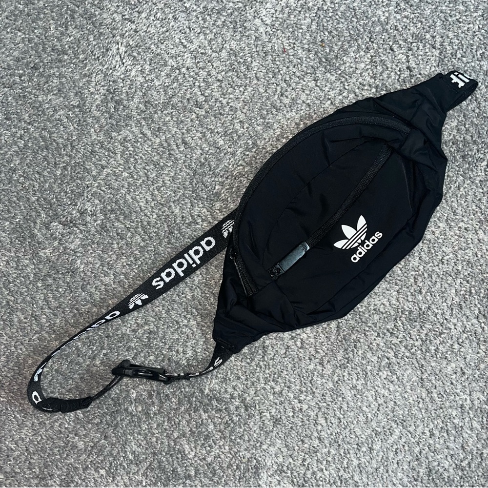 Adidas Fannypack (UNUSED)